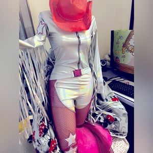 Halloween costumes cowboy girl